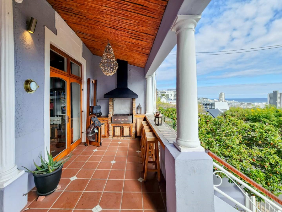 2 Bedroom Property for Sale in Sea Point Western Cape